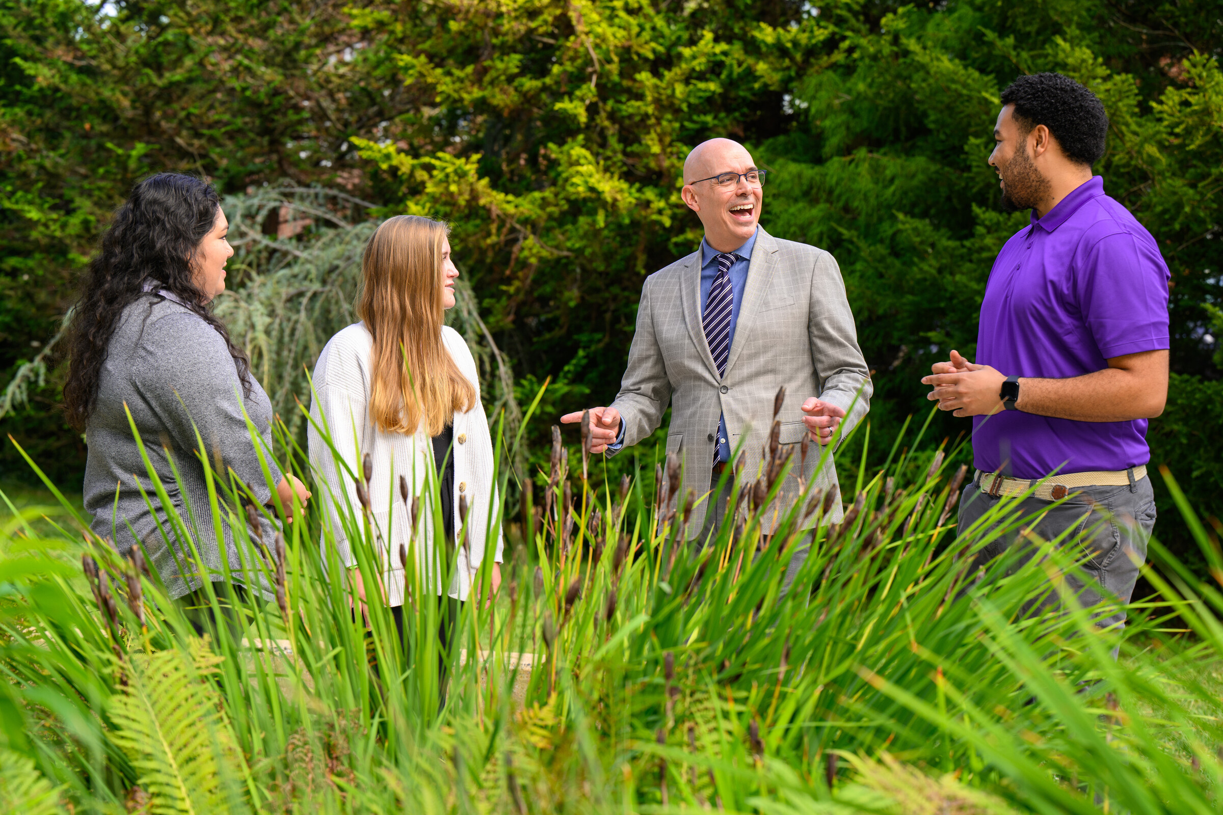 professor talking to students